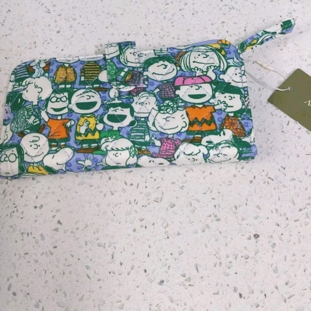 Vera Bradley Peanuts Pals Snoopy Tab Wallet NWT